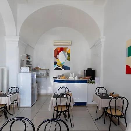 Hotiday Готель