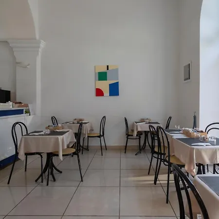 Готель Hotiday 3*