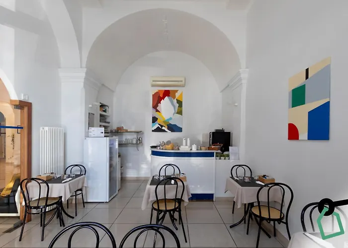 Hotiday Готель